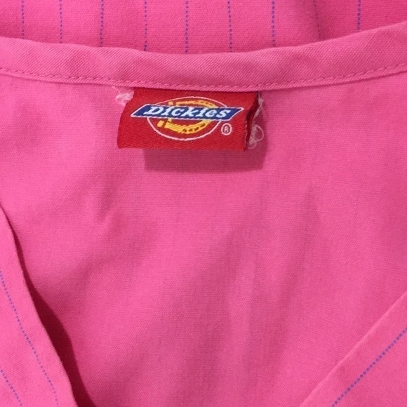 Dickies Pink Scrub Top Small - Picture 6 of 6